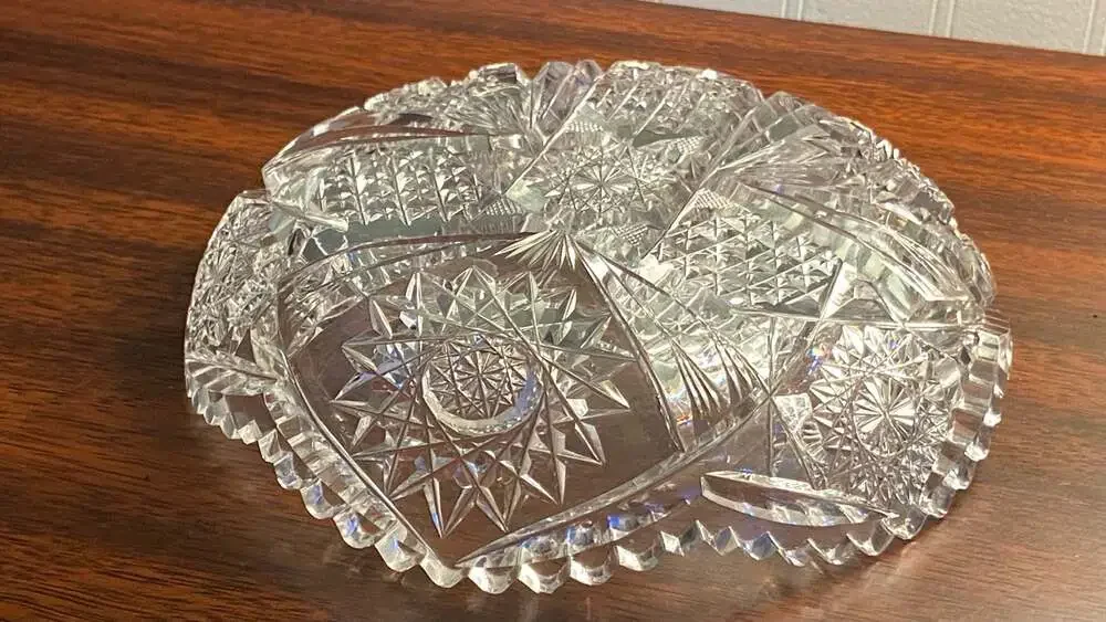 American Brilliant Period Cut Glass Crystal Bowl. Starburst and Lattice Patterns